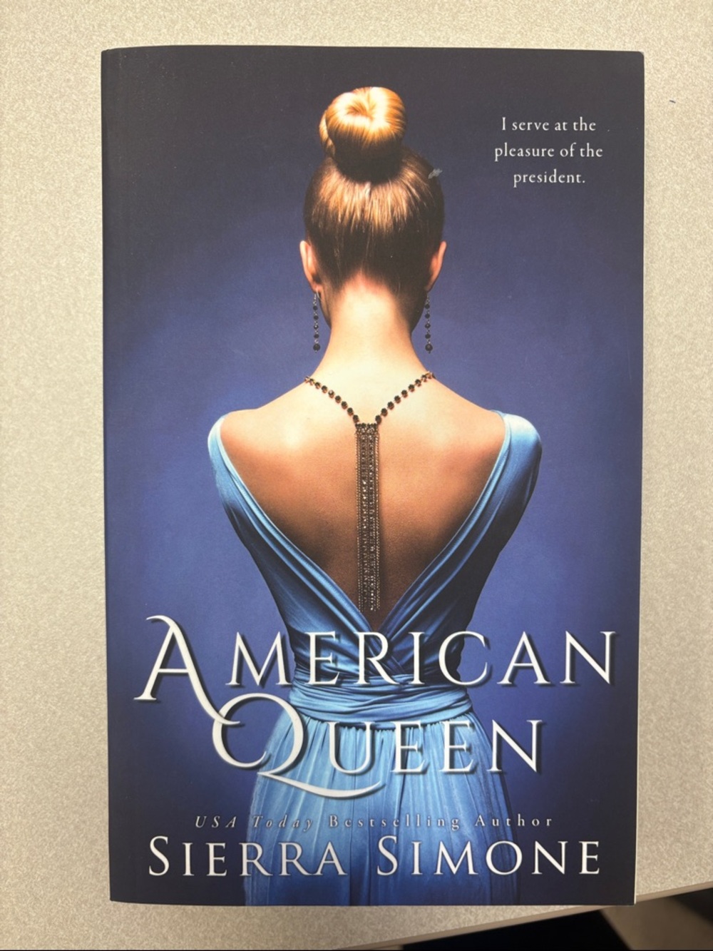 American Queen by Sierra Simone - Blue Cover Novel